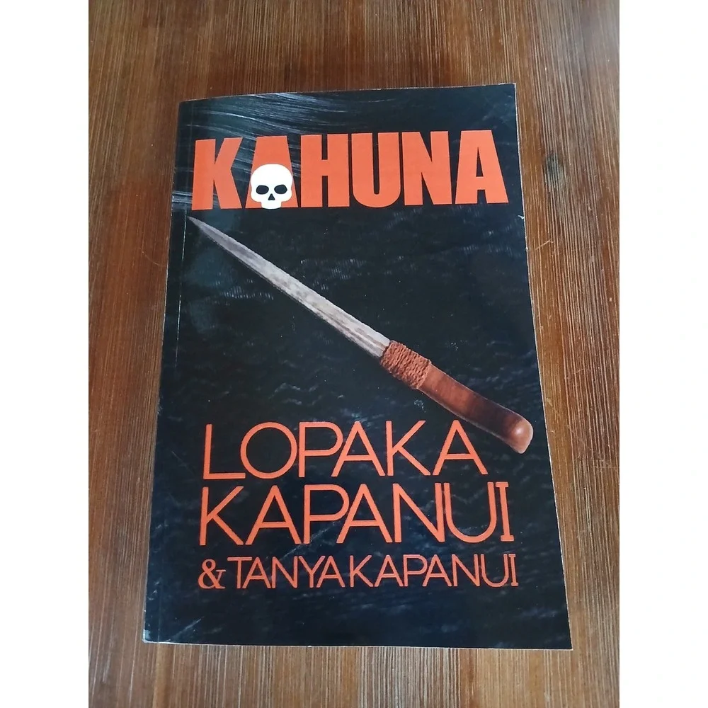 Kahuna 9798987821244 Lopaka Kapanui & Tanya‎ Kapanui